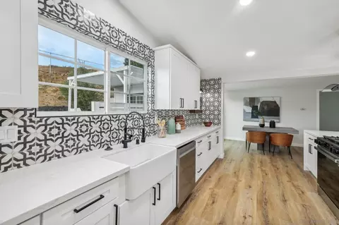 Kitchen - 12460 Vaughan Rd, Poway, CA 92064 photo 6 of 11