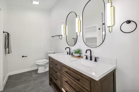 Bath - 12460 Vaughan Rd, Poway, CA 92064 photo 2 of 4