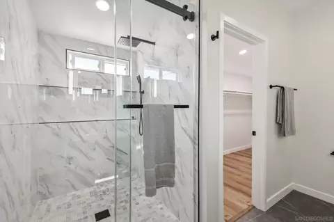 Bath - 12460 Vaughan Rd, Poway, CA 92064 photo 3 of 4
