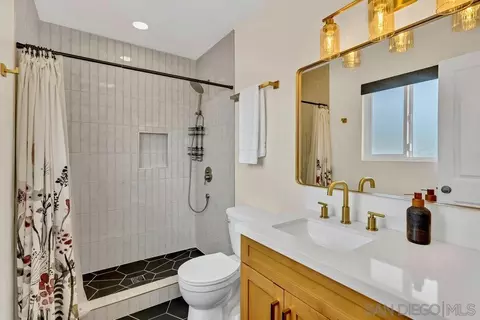 Bath - 2599 Katherine St, El Cajon, CA 92020 photo 1 of 2