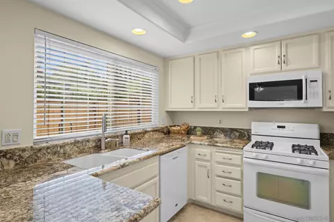 2139 Teal Gln, Escondido, CA 92026 photo 10