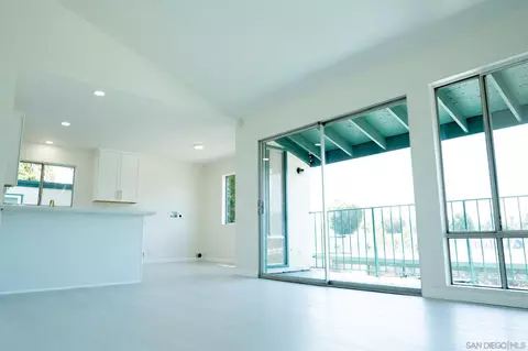 Living - 1811 E Grand Ave #112, Escondido, CA 92027 photo 2 of 3