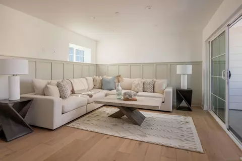 537 Orange Ave, Coronado, CA 92118 photo 3