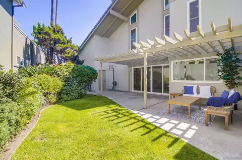 Exterior - 22 Half Moon Bnd, Coronado, CA 92118 photo 6 of 7