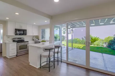 Kitchen - 22 Half Moon Bnd, Coronado, CA 92118 photo 1 of 4