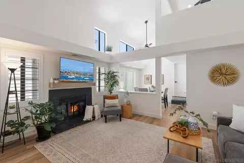 813 Spindrift Ln, Carlsbad, CA 92011 photo 2