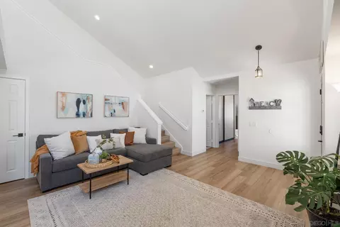 813 Spindrift Ln, Carlsbad, CA 92011 photo 4
