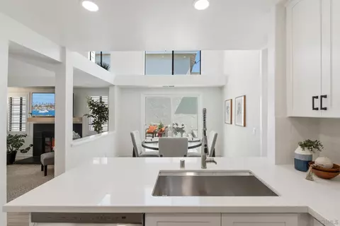 813 Spindrift Ln, Carlsbad, CA 92011 photo 8