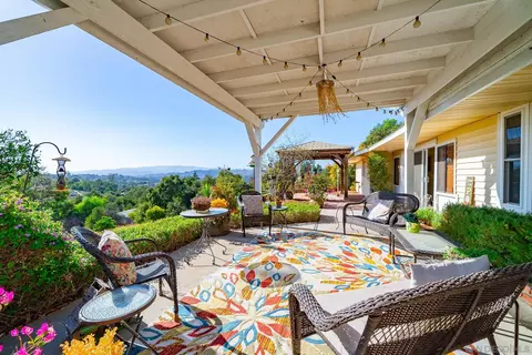 1032 Riverview Dr, Fallbrook, CA 92028 photo 2