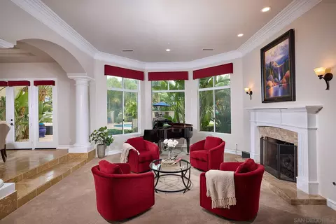 Living - 13331 Old Winemaster Ct, Poway, CA 92064 photo 2 of 4