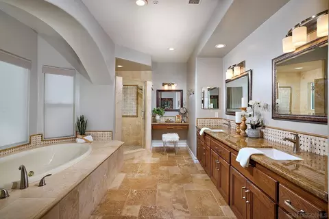 Bath - 13331 Old Winemaster Ct, Poway, CA 92064 photo 2 of 5