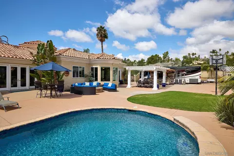 Exterior - 13331 Old Winemaster Ct, Poway, CA 92064 photo 10 of 23