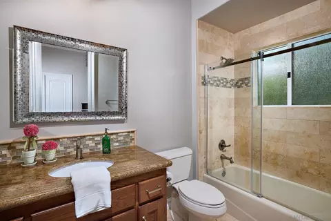 Bath - 13331 Old Winemaster Ct, Poway, CA 92064 photo 3 of 5