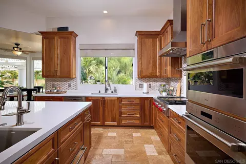 Kitchen - 13331 Old Winemaster Ct, Poway, CA 92064 photo 6 of 7