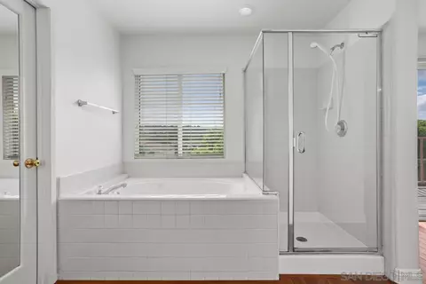 Bath - 4495 Arbor Glen Way, Oceanside, CA 92057 photo 2 of 4