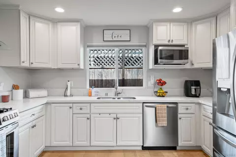 Kitchen - 5760 Kelton Ave, La Mesa, CA 91942 photo 2 of 2