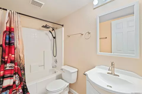 Bath - 6454 Quarry Rd #3, Spring Valley, CA 91977 photo 1 of 3