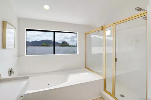 Bath - 908 Correa Ln, Spring Valley, CA 91977 photo 4 of 5