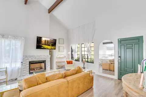Living - 908 Correa Ln, Spring Valley, CA 91977 photo 4 of 8