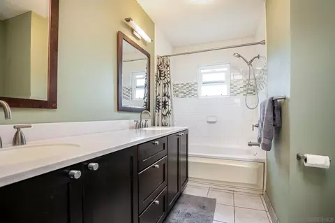 Bath - 4655 Edenvale Ave, La Mesa, CA 91941 photo 5 of 6