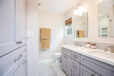 Bath - 4655 Edenvale Ave, La Mesa, CA 91941 photo 1 of 6