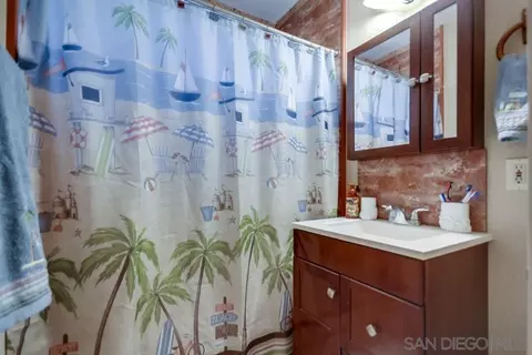 Bath - 7949 Poplin Dr, Santee, CA 92071 photo 1 of 2