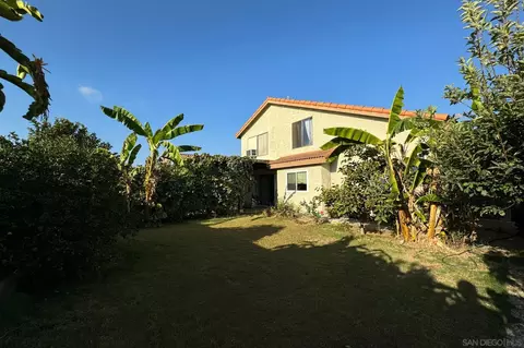 Exterior - 1333 Stone Meadow Dr, Camarillo, CA 93010 photo 3 of 4