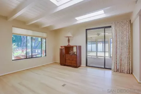 Living - 704 Old Bridge Rd, Fallbrook, CA 92028 photo 10 of 11
