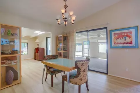 Dining - 704 Old Bridge Rd, Fallbrook, CA 92028 photo 2 of 3