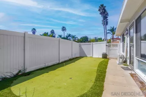 Exterior - 704 Old Bridge Rd, Fallbrook, CA 92028 photo 6 of 22