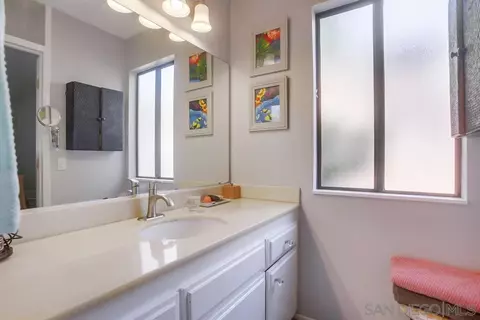 Bath - 704 Old Bridge Rd, Fallbrook, CA 92028 photo 1 of 3