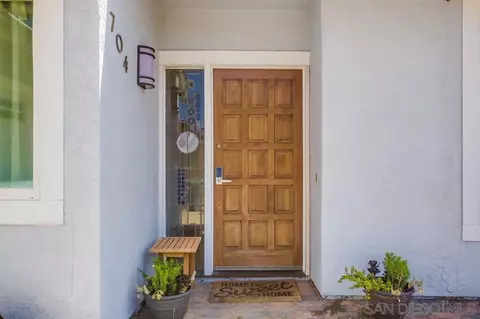 Entry Way - 704 Old Bridge Rd, Fallbrook, CA 92028 photo 1 of 4