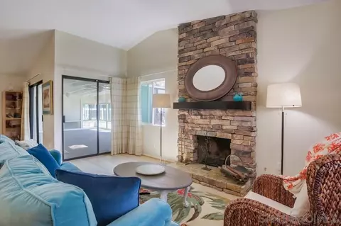 Living - 704 Old Bridge Rd, Fallbrook, CA 92028 photo 1 of 11