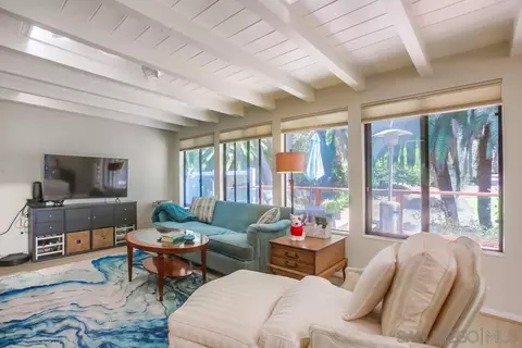 Living - 704 Old Bridge Rd, Fallbrook, CA 92028 photo 9 of 11