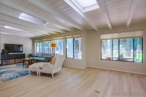 Living - 704 Old Bridge Rd, Fallbrook, CA 92028 photo 5 of 11