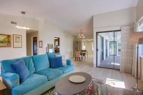 Living - 704 Old Bridge Rd, Fallbrook, CA 92028 photo 4 of 11