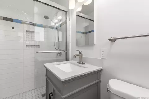 Bath - 564 Ann St, El Cajon, CA 92021 photo 1 of 4