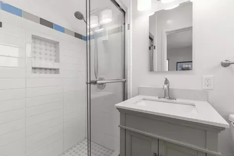 Bath - 564 Ann St, El Cajon, CA 92021 photo 2 of 4