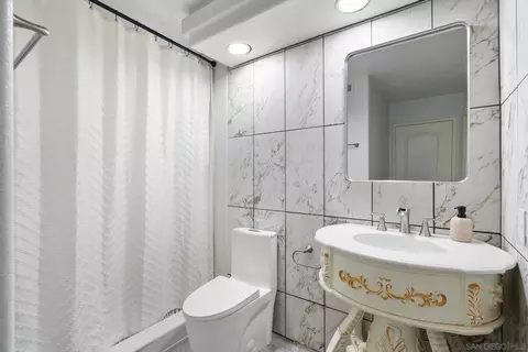 Bath - 5138 Via Madrid, Oceanside, CA 92057 photo 5 of 6