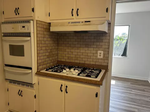 Kitchen - 478 Carnation Ave, Imperial Beach, CA 91932 photo 2 of 3