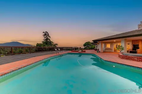 10461 Russell Rd, La Mesa, CA 91941 photo 38