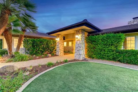 10461 Russell Rd, La Mesa, CA 91941 photo 9