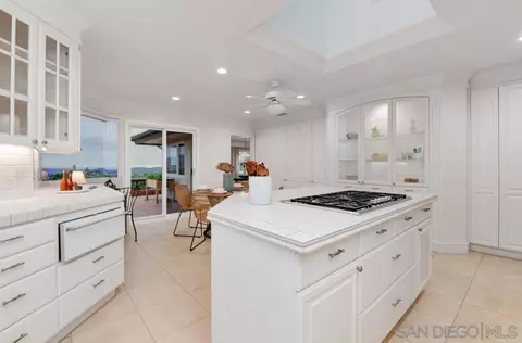 10461 Russell Rd, La Mesa, CA 91941 photo 21