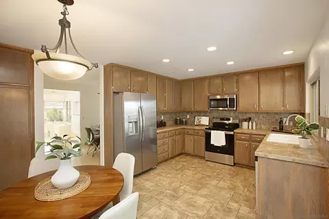 10274 Moorpark St, Spring Valley, CA 91978 photo 15