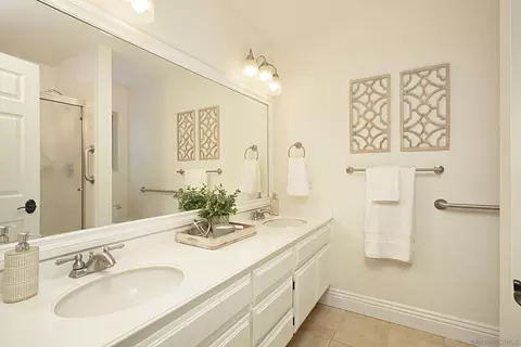 10274 Moorpark St, Spring Valley, CA 91978 photo 19
