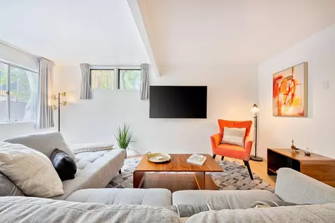 826 A Sapphire, San Diego, CA 92109