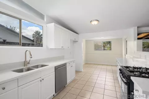 Kitchen - 13742 Tobiasson Rd, Poway, CA 92064 photo 3 of 3