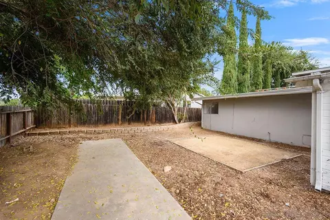 Exterior - 13742 Tobiasson Rd, Poway, CA 92064 photo 4 of 5