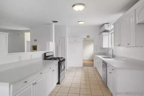 Kitchen - 13742 Tobiasson Rd, Poway, CA 92064 photo 2 of 3