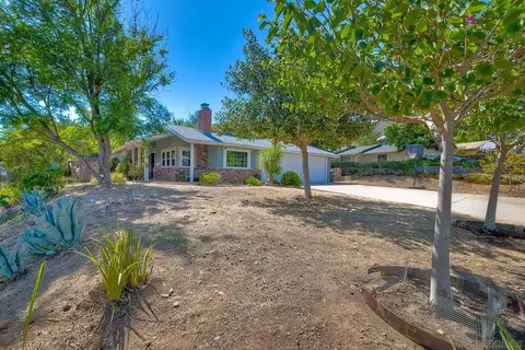 23437 Everett Pl, Ramona, CA 92065 photo 2